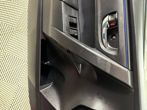 Used 2017 Toyota Corolla SE w/ SE Premium Package image 12