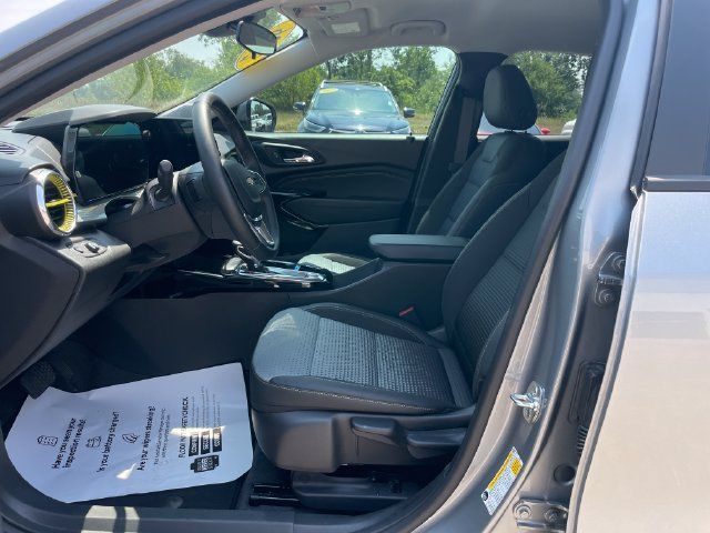 Used 2026 Chevrolet Trax LT w/ Driver Confidence Package FWD image 19