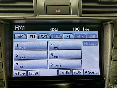 Used 2011 Lexus LS 460 image 19