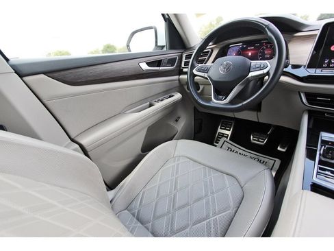 Used 2024 Volkswagen Atlas SEL Premium R-Line AWD/4WD image 9