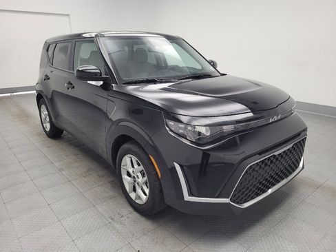 Used 2025 Kia Soul LX w/ LX Technology Package image 13