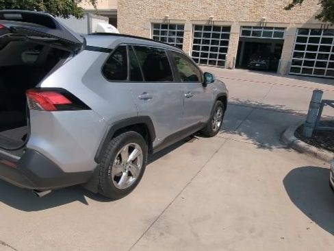 Used 2021 Toyota RAV4 XLE Premium AWD/4WD image 13