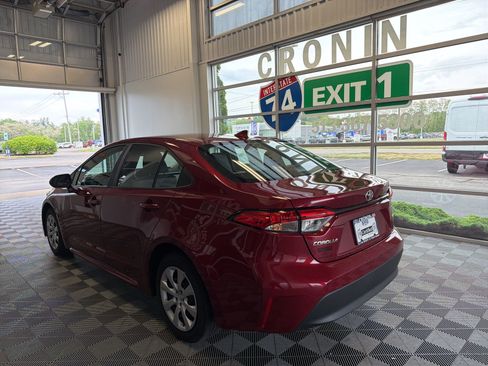 Used 2025 Toyota Corolla LE FWD image 4