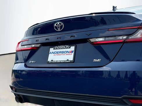 Used 2025 Toyota Camry SE FWD image 14