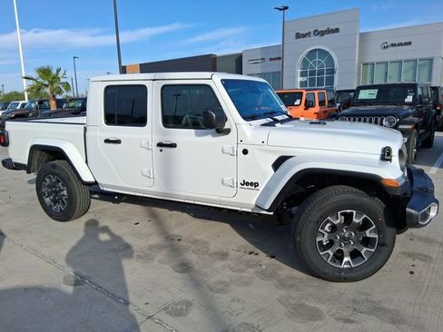 New 2026 Jeep Gladiator Mojave AWD/4WD image 1