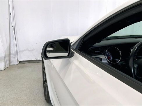 Used 2020 Ford Mustang Premium image 10