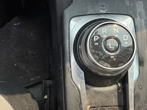 Used 2022 Ford Escape SE FWD image 14