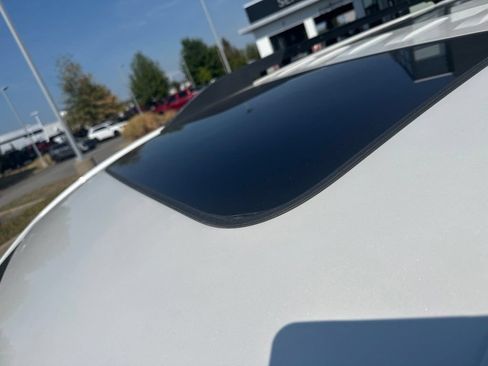 Used 2021 GMC Acadia SLT w/ Elevation Edition FWD image 4