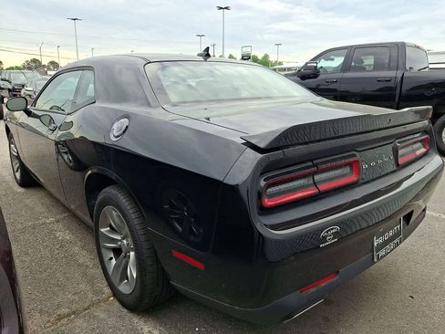 Used 2020 Dodge Challenger SXT RWD image 4