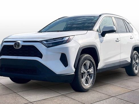 Used 2024 Toyota RAV4 XLE FWD image 12