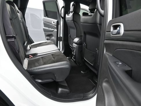 Used 2021 Jeep Grand Cherokee Laredo X RWD image 18