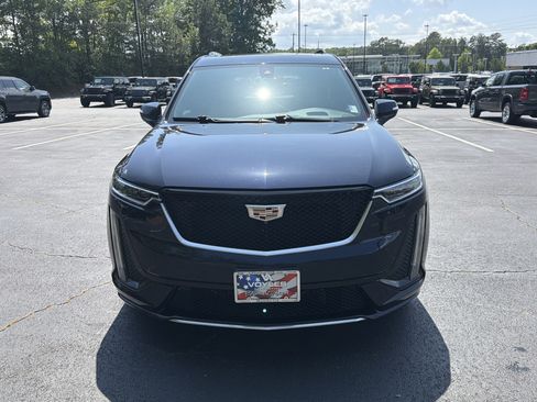 Used 2021 Cadillac XT6 Sport AWD/4WD image 2