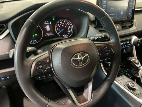 Used 2021 Toyota RAV4 XLE w/ Convenience Package AWD/4WD image 13