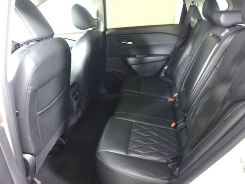 Used 2021 Nissan Rogue Platinum image 27