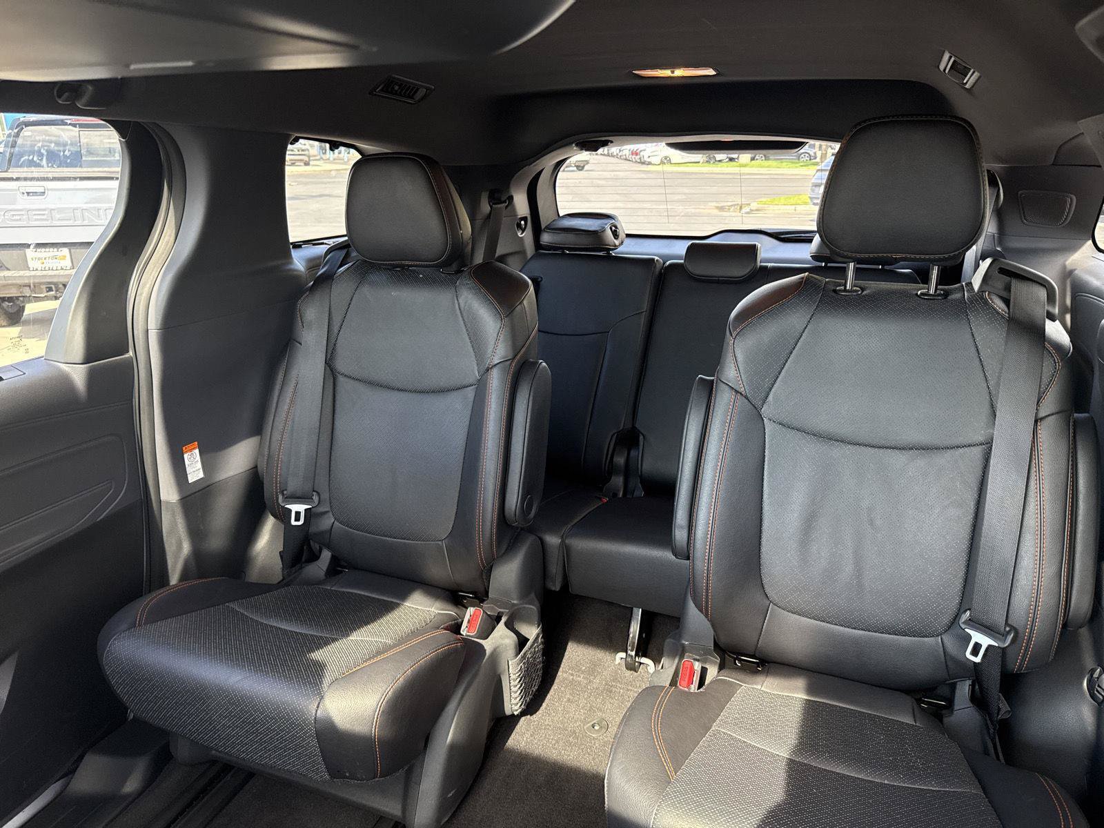 Used 2024 Toyota Sienna XSE w/ XSE Premium Package FWD image 18