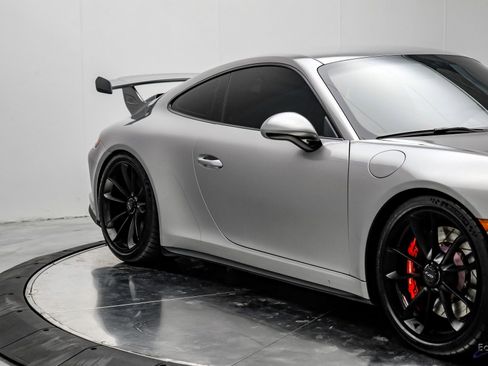 Used 2018 Porsche 911 GT3 w/ Sport Chrono Package image 23
