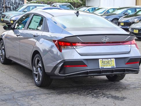 New 2025 Hyundai Elantra Sport image 4