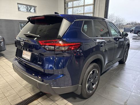 Certified 2026 Nissan Rogue SV AWD/4WD image 41
