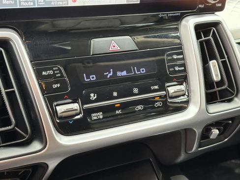 Used 2023 Kia Sorento EX image 15