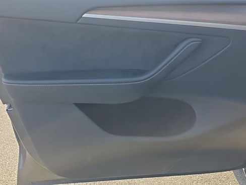 Used 2024 Tesla Model Y Long Range image 7