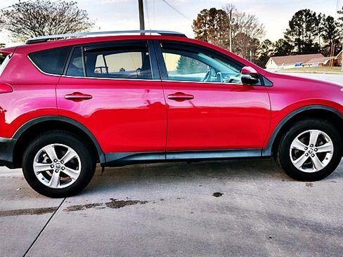 Used 2015 Toyota RAV4 XLE image 10