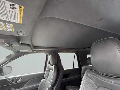 Used 2019 Lincoln Navigator L Reserve AWD/4WD image 10