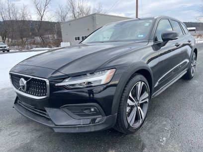 Used 2025 Volvo V60 B5 Cross Country Plus