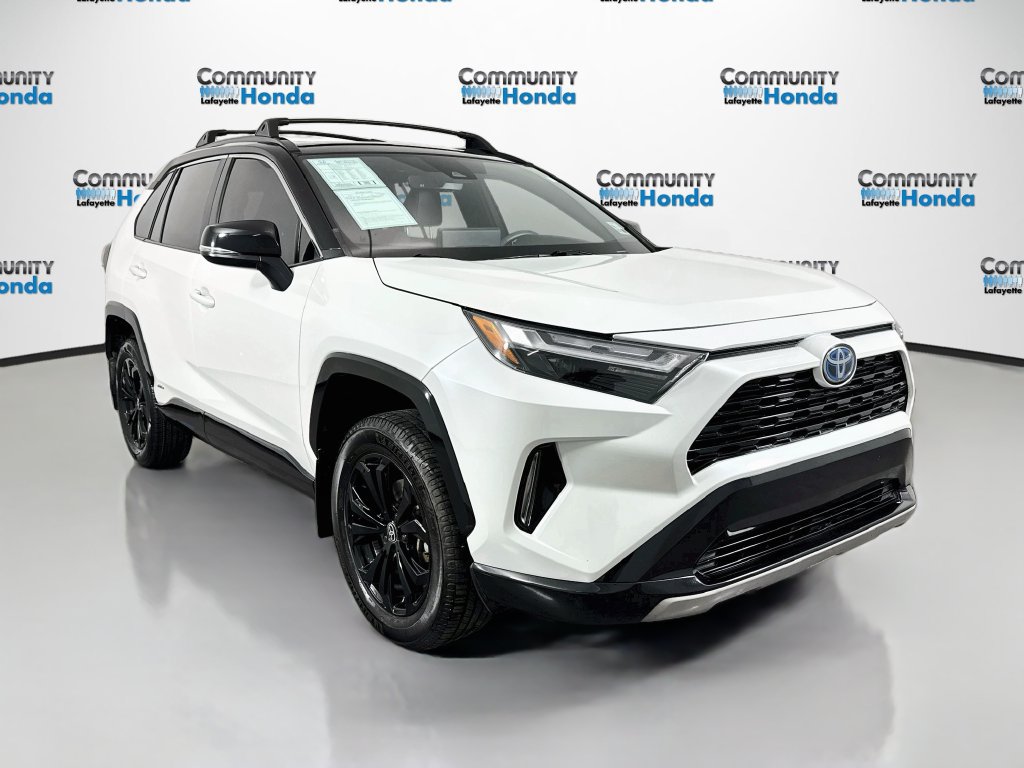 Used 2024 Toyota RAV4 XSE AWD/4WD image 3