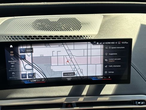 Used 2022 BMW iX xDrive50 w/ Premium Package image 11