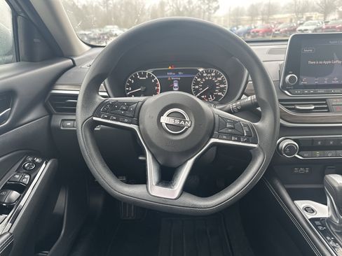 Used 2023 Nissan Altima 2.5 SV image 23