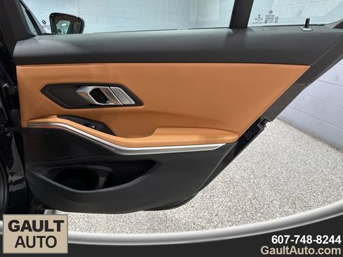 Certified 2022 BMW 330i xDrive 330i xDrive w/ Driving Assistance Package image 21