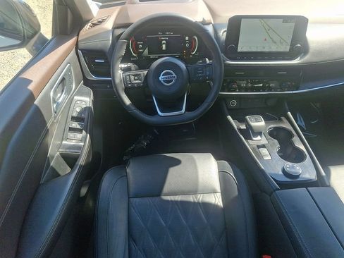Certified 2021 Nissan Rogue Platinum AWD/4WD image 12