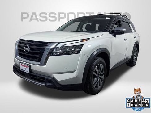 Certified 2024 Nissan Pathfinder SL AWD/4WD image 1