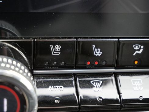 Used 2024 GMC Canyon Denali AWD/4WD image 47