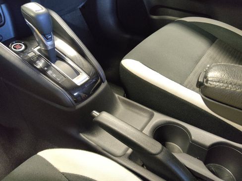 Used 2020 Nissan Versa SV FWD image 26