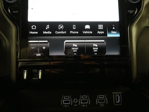 Used 2025 RAM 1500 Laramie AWD/4WD image 31