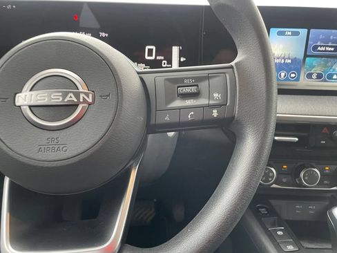 Used 2025 Nissan Kicks SV FWD image 14