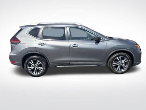 Used 2019 Nissan Rogue SV w/ Premium Package image 6