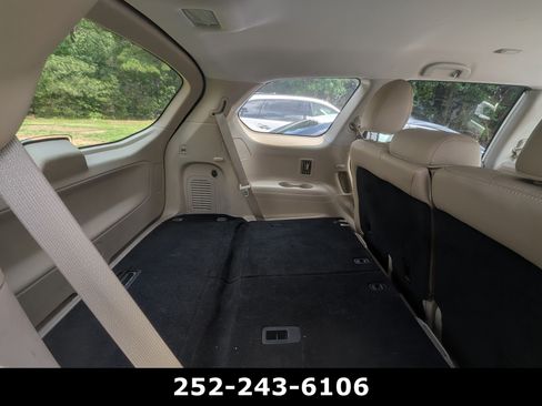Used 2016 Nissan Pathfinder SL FWD image 11
