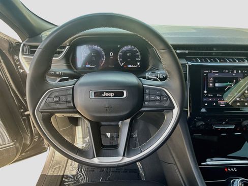 Used 2024 Jeep Grand Cherokee L Laredo AWD/4WD image 10