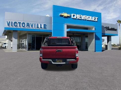 Used 2022 Toyota Tacoma TRD Off-Road w/ Technology Package AWD/4WD image 7