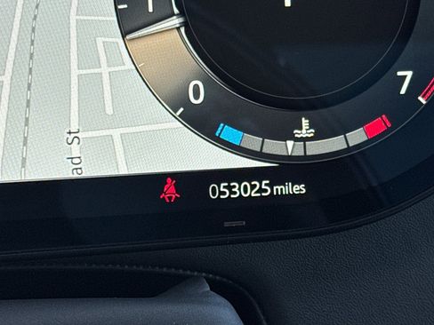 Certified 2023 Land Rover Range Rover SE image 31