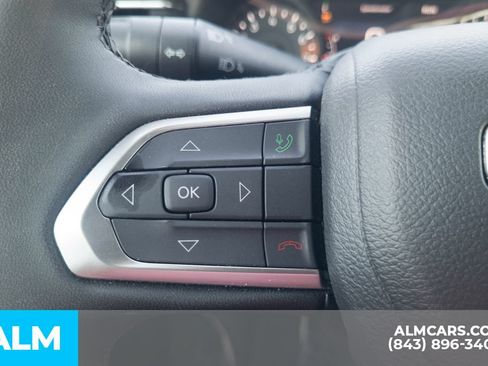 Used 2025 Jeep Compass Latitude AWD/4WD image 15