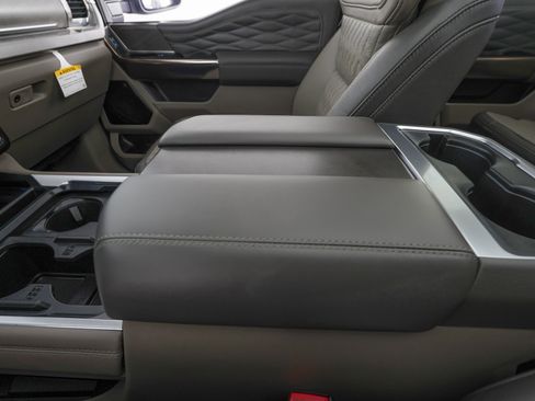 Used 2026 Ford F250 Platinum w/ Platinum Plus Package image 31