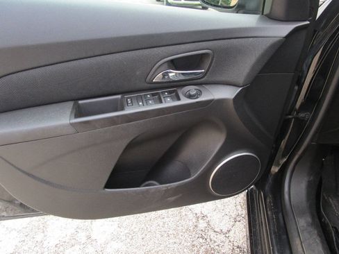 Used 2015 Chevrolet Cruze LT w/ Sun, Sound and Sport Package FWD image 9