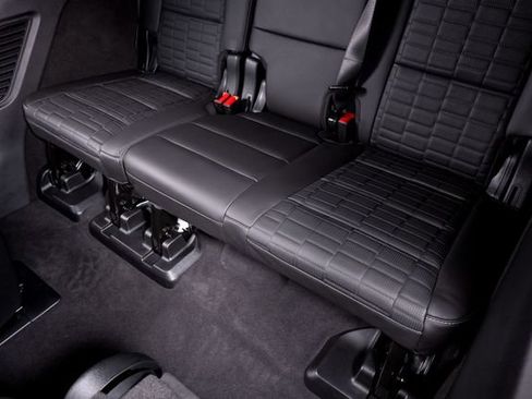 Used 2026 Cadillac Escalade Platinum Sport w/ LPO, Floor Liner Package AWD/4WD image 30