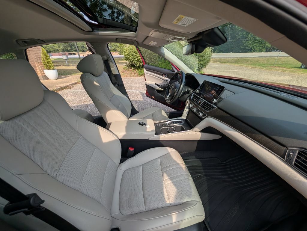 Used 2021 Honda Accord EX-L image 10