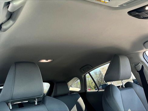 Used 2021 Toyota Venza LE AWD/4WD image 28