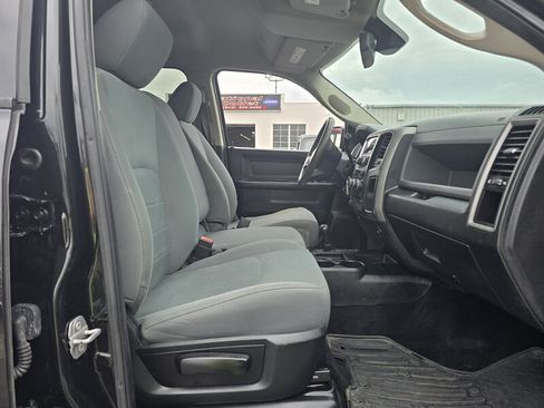 Used 2018 RAM 2500 Tradesman w/ Chrome Appearance Group AWD/4WD image 16