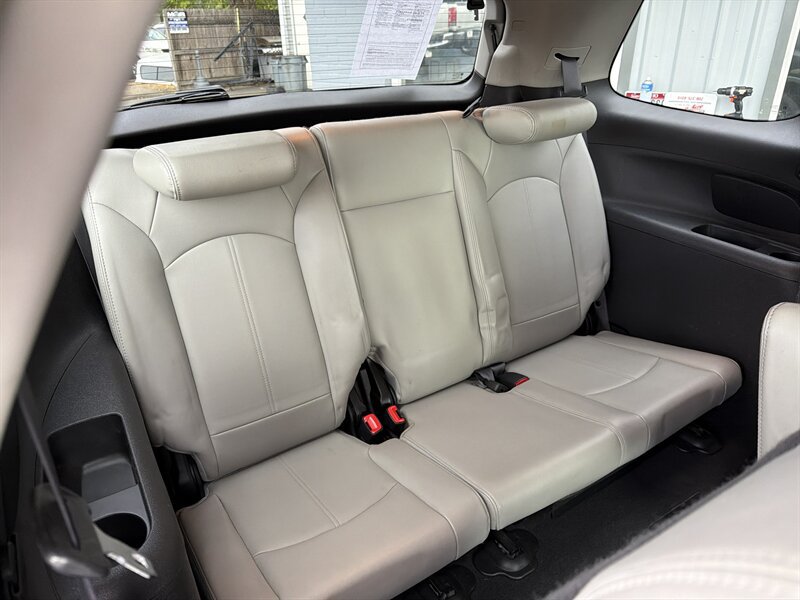 Used 2007 GMC Acadia SLT w/ Trailering Package AWD/4WD image 21